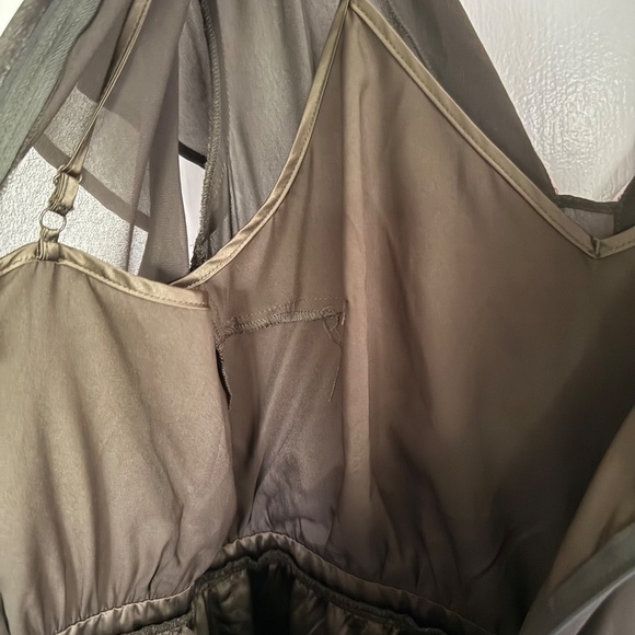 Modcloth‎ Chiffon Olive Green Pink Short Sleeve Jumpsuit Size Medium - Picture 12 of 15